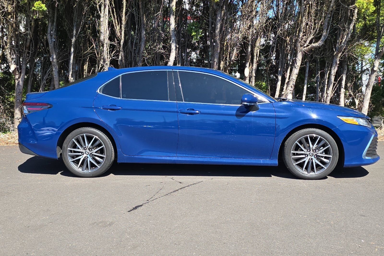 Used 2023 Toyota Camry XLE w/ Cold Weather Package AWD/4WD image 3