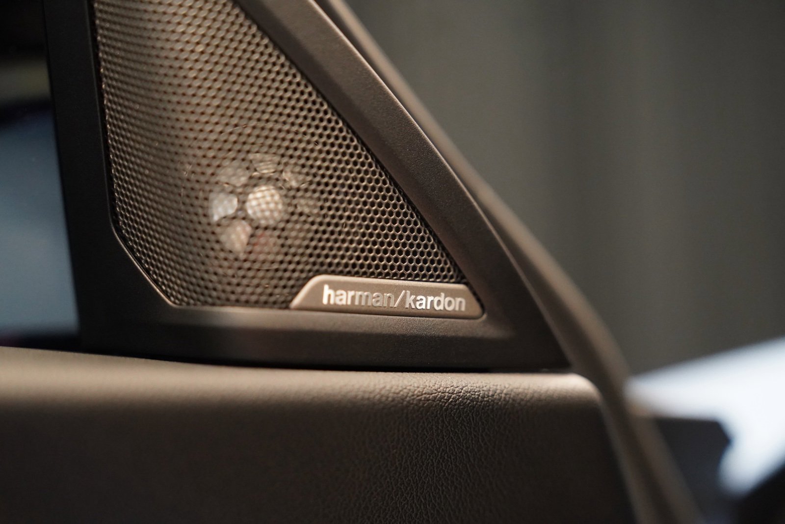 Used 2024 BMW M2 w/ Lighting Package image 19
