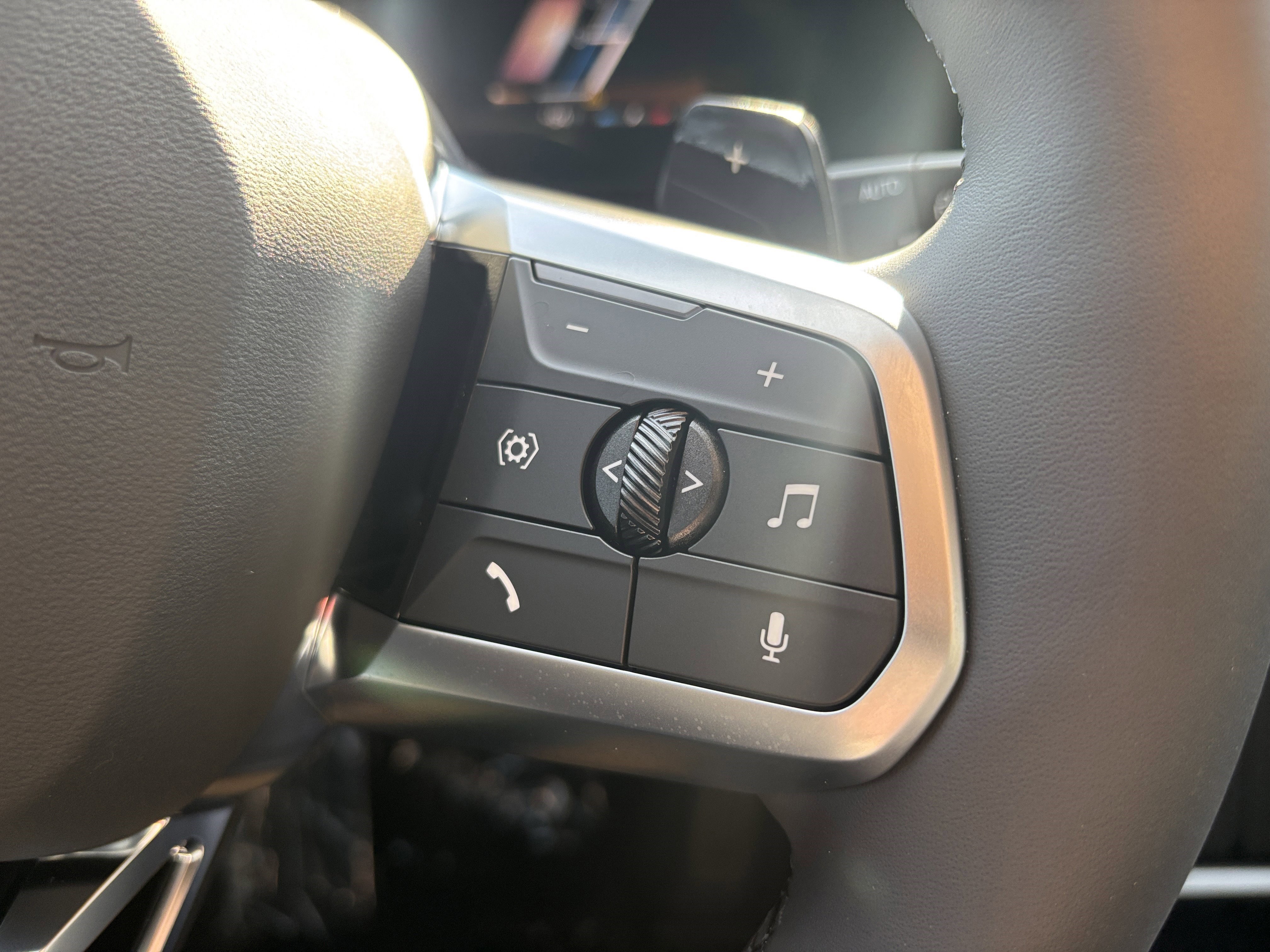 Used 2026 BMW X1 xDrive28i w/ Technology Package image 10