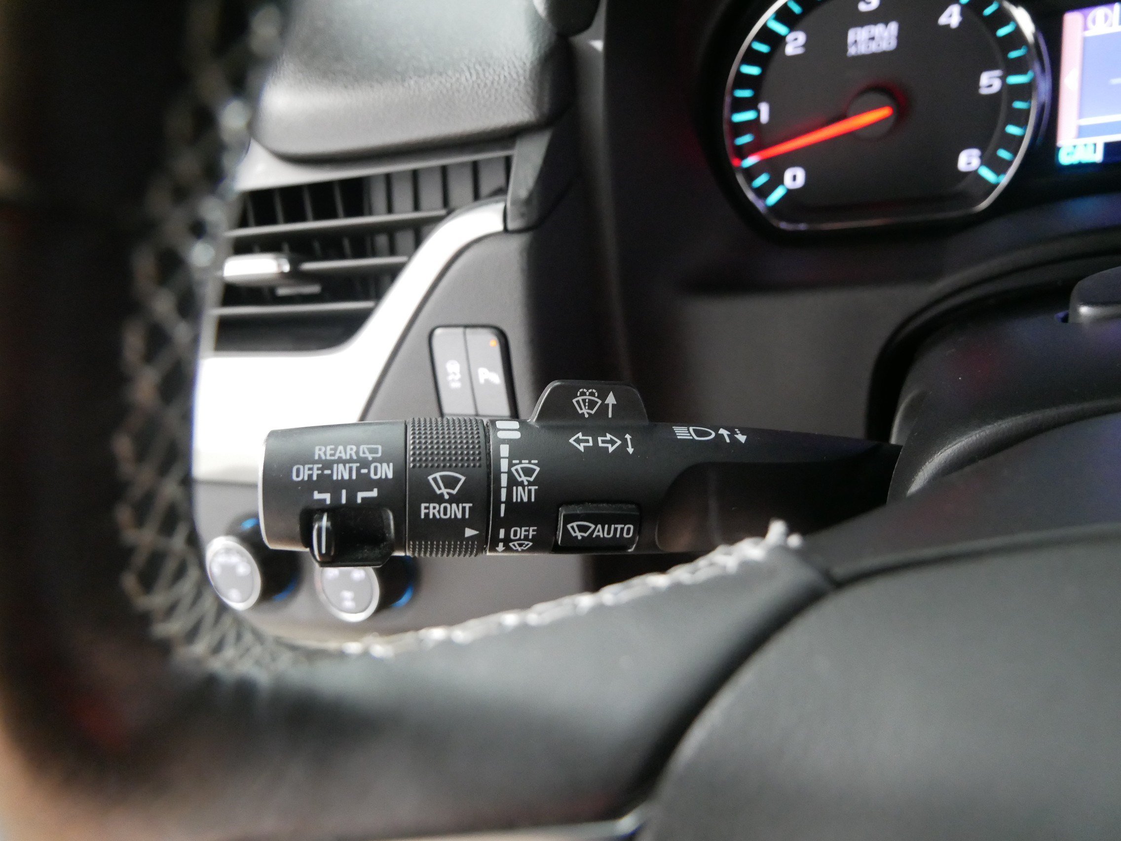 Used 2015 Chevrolet Tahoe LS AWD/4WD image 30