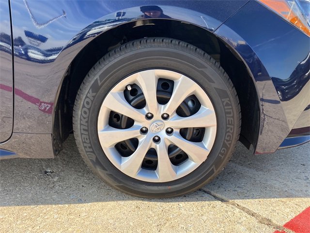 Used 2025 Toyota Corolla LE image 9