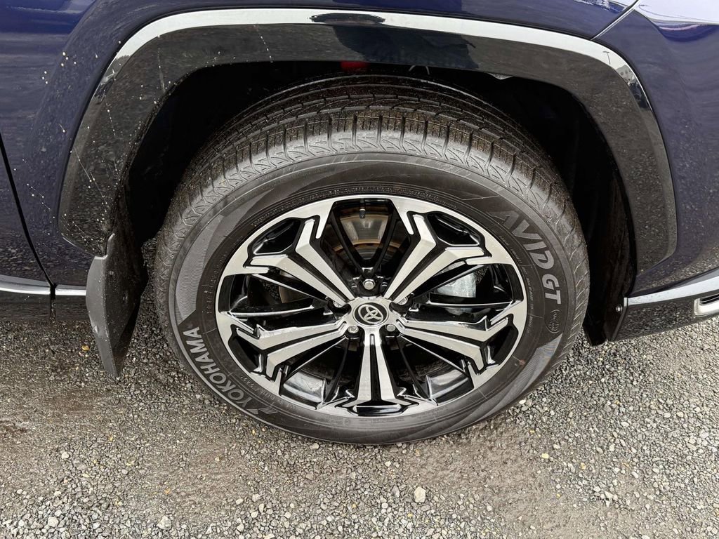 Used 2025 Toyota RAV4 XSE w/ Weather Package image 7