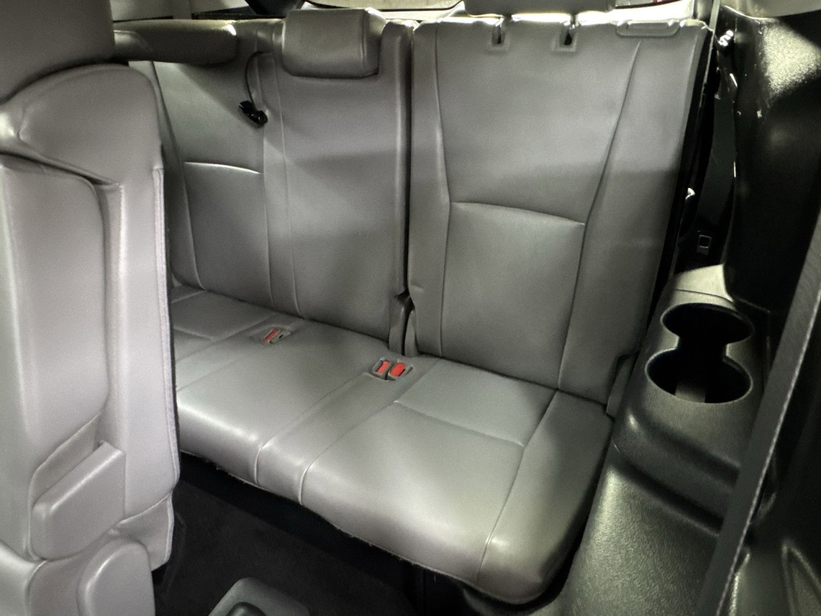Used 2023 Toyota Highlander XLE FWD image 38