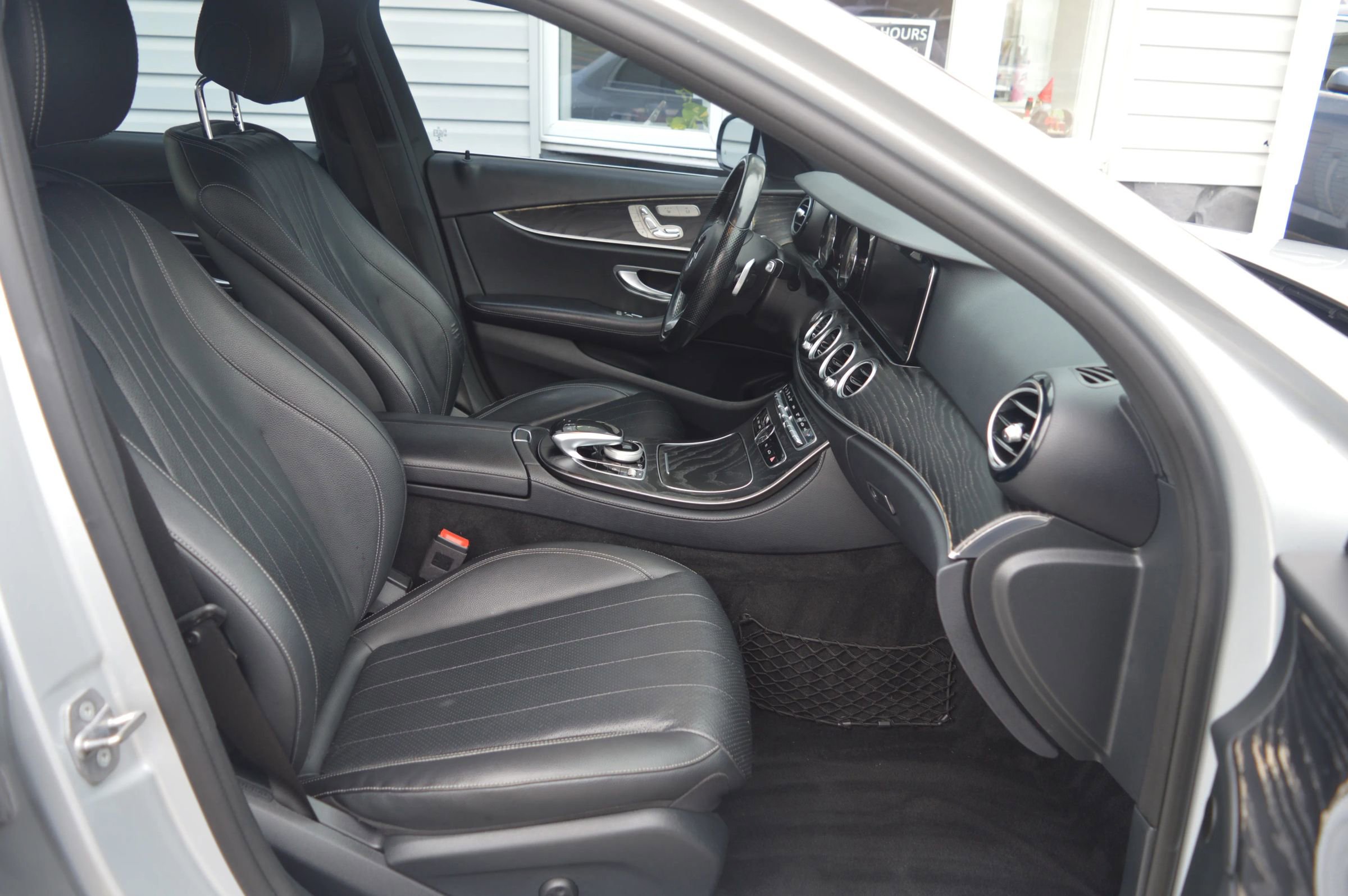 Used 2018 Mercedes-Benz E 300 4MATIC image 16