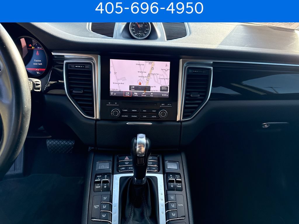 Used 2018 Porsche Macan AWD/4WD image 31