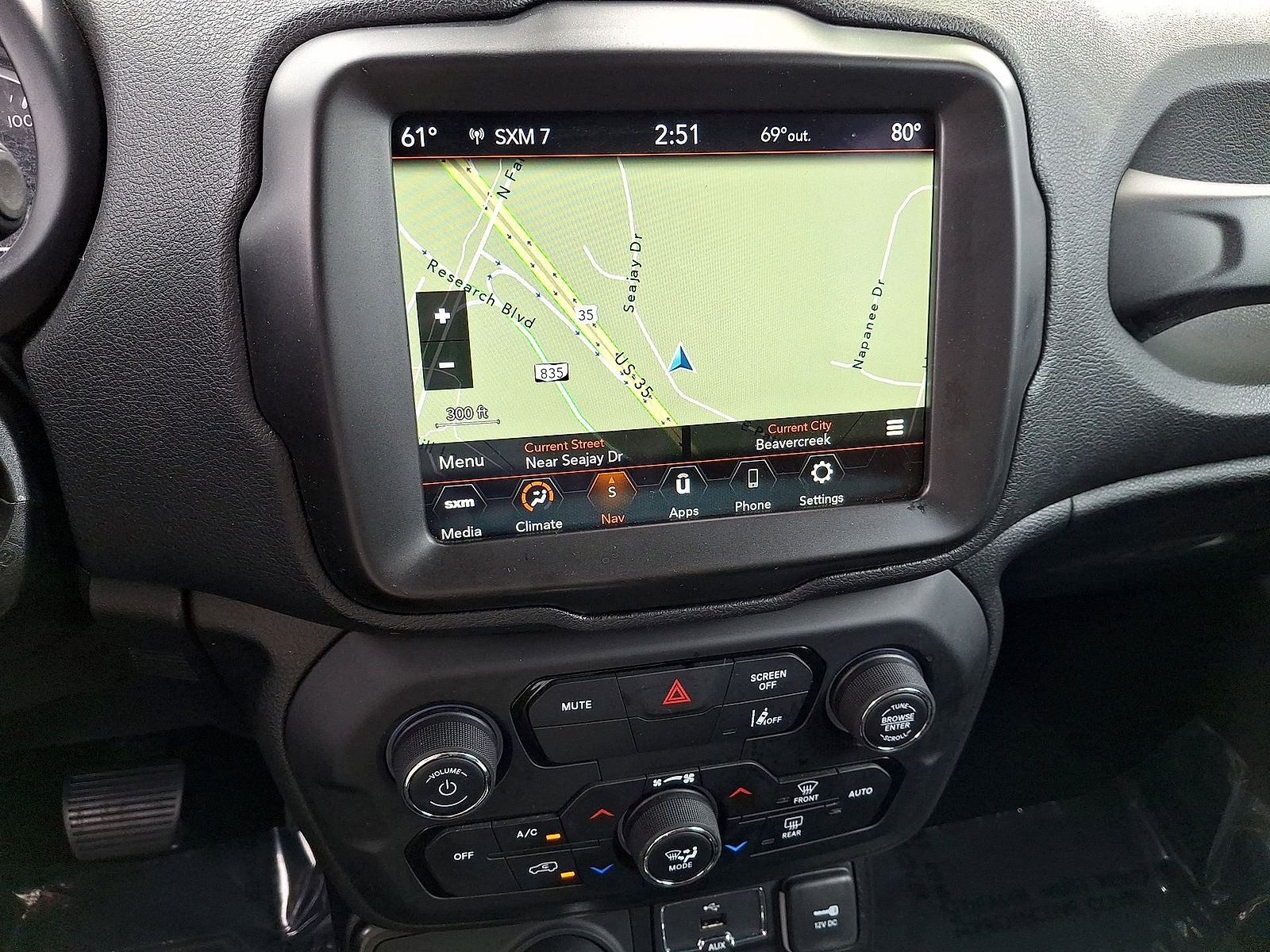 Used 2023 Jeep Renegade Latitude AWD/4WD image 14