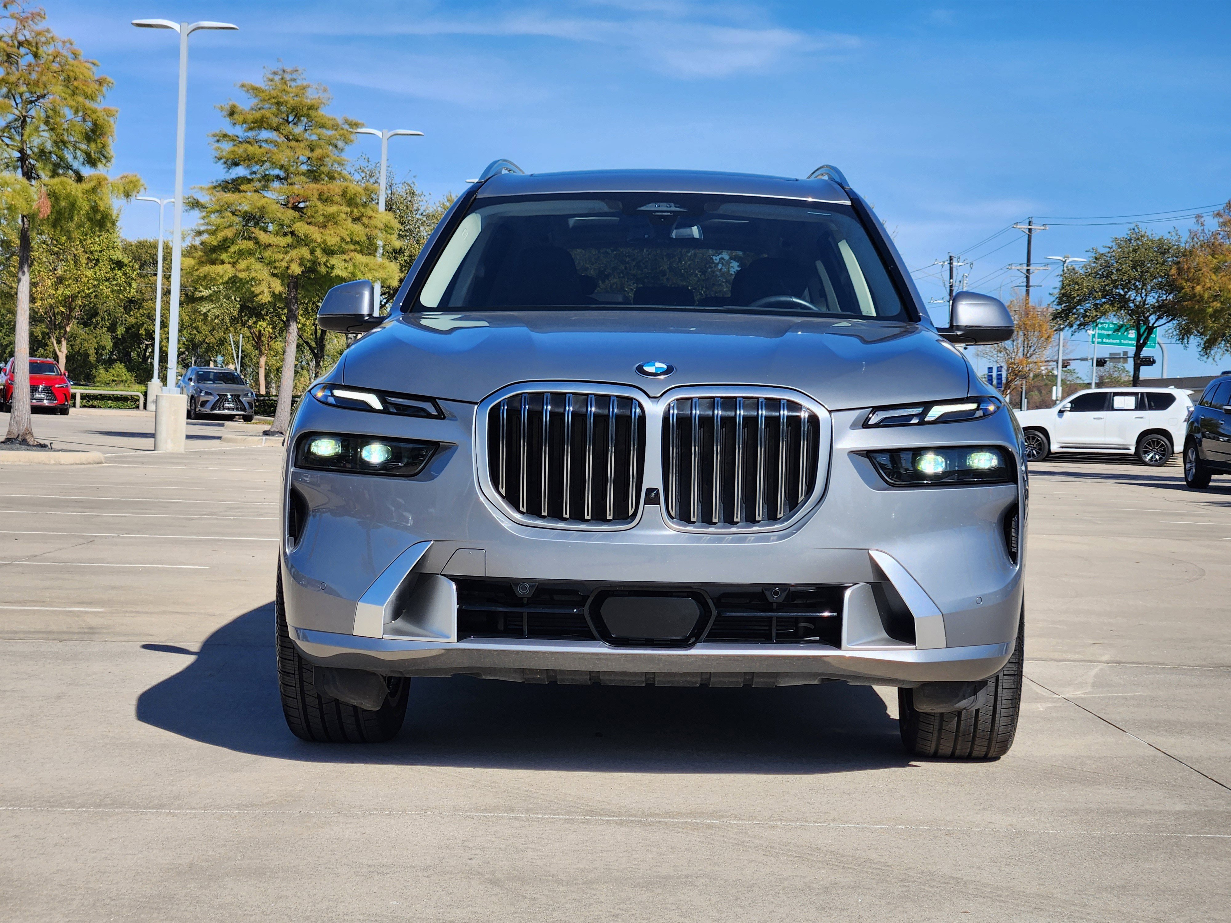 Used 2024 BMW X7 xDrive40i w/ Premium Package image 7
