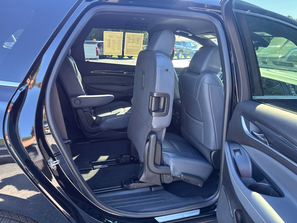 Used 2023 Buick Enclave Essence FWD image 38