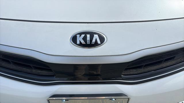 Used 2017 Kia Optima Premium image 9