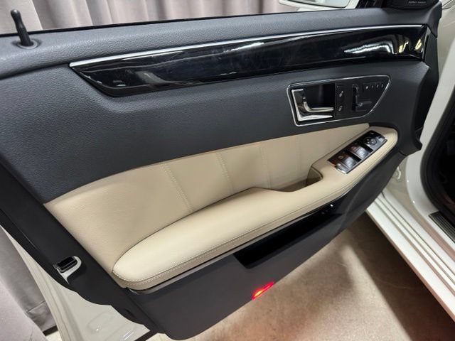 Used 2010 Mercedes-Benz E 350 4MATIC Sedan image 13