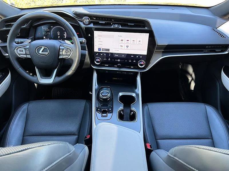 Used 2024 Lexus RZ 300e Premium w/ Accessory Package (Z1) image 21