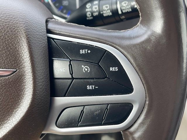 Used 2017 Chrysler Pacifica Touring-L Plus image 7