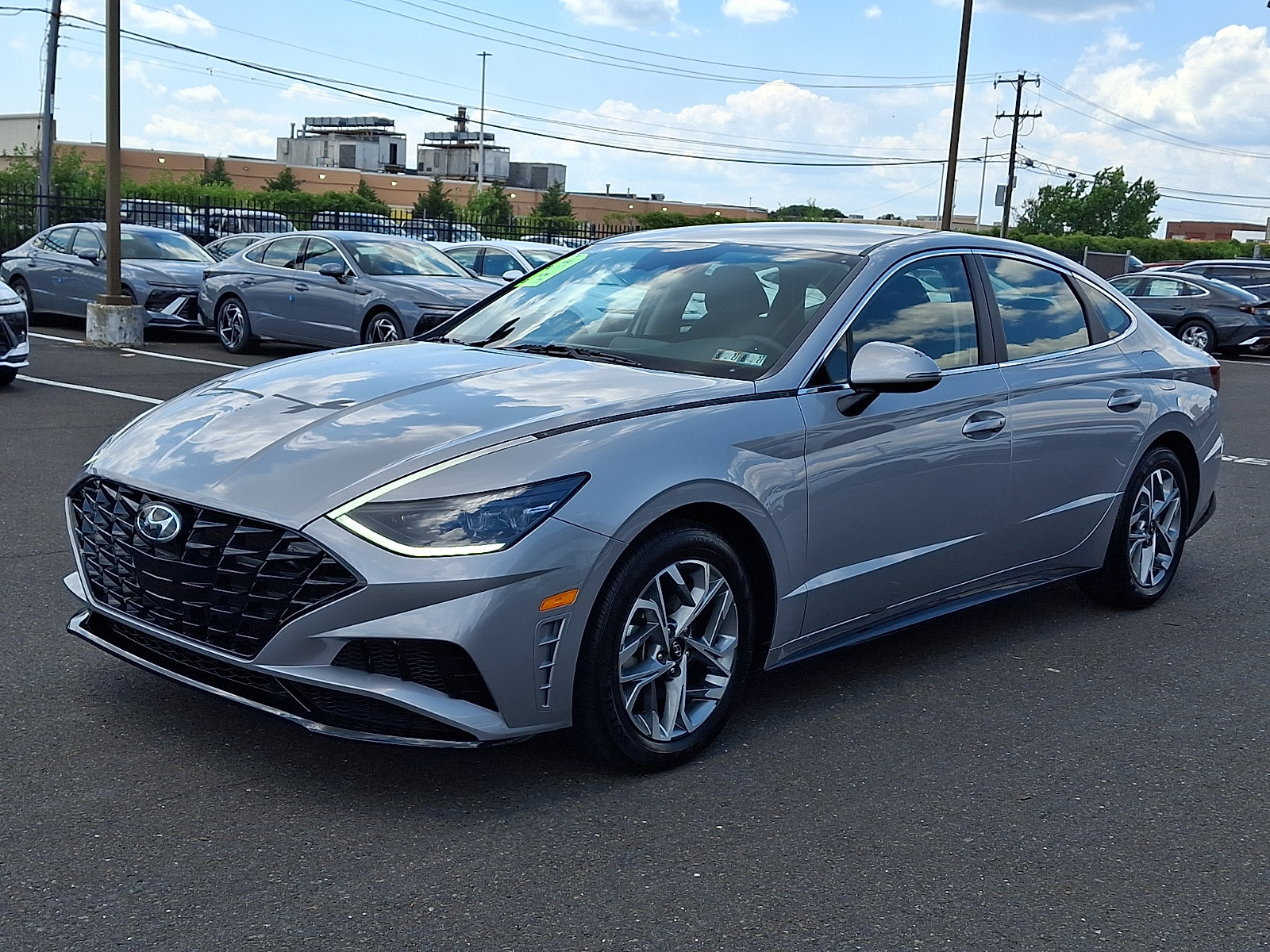 Certified 2023 Hyundai Sonata SEL w/ Cargo Package FWD image 3