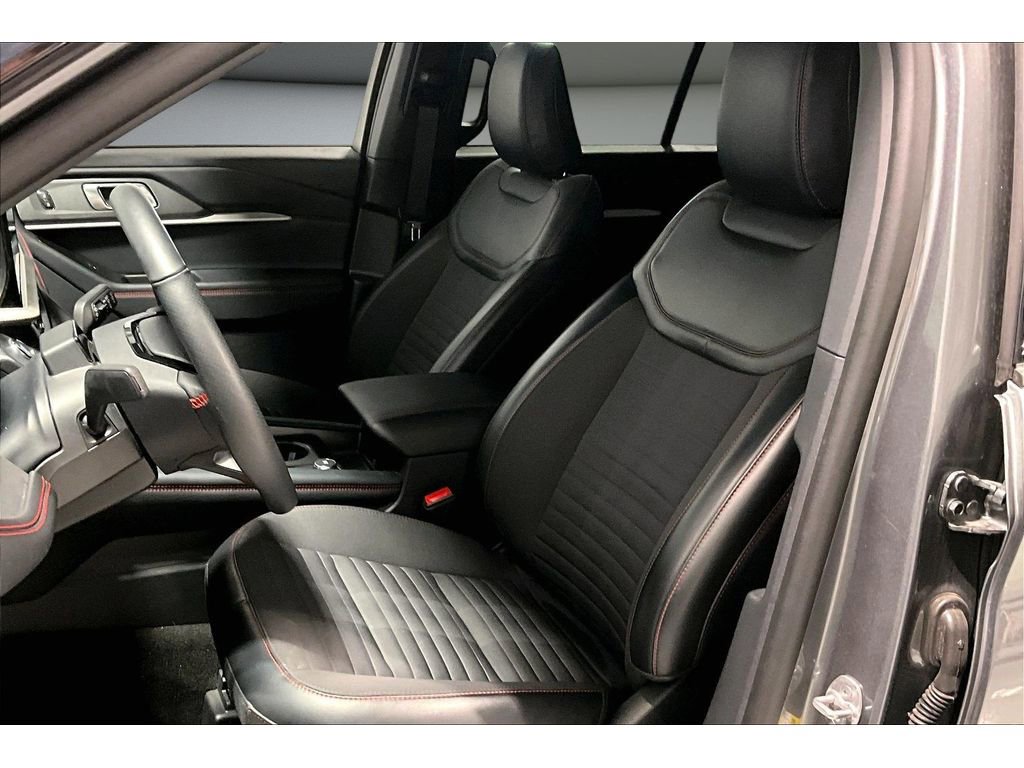 Used 2025 Ford Explorer ST-Line image 26