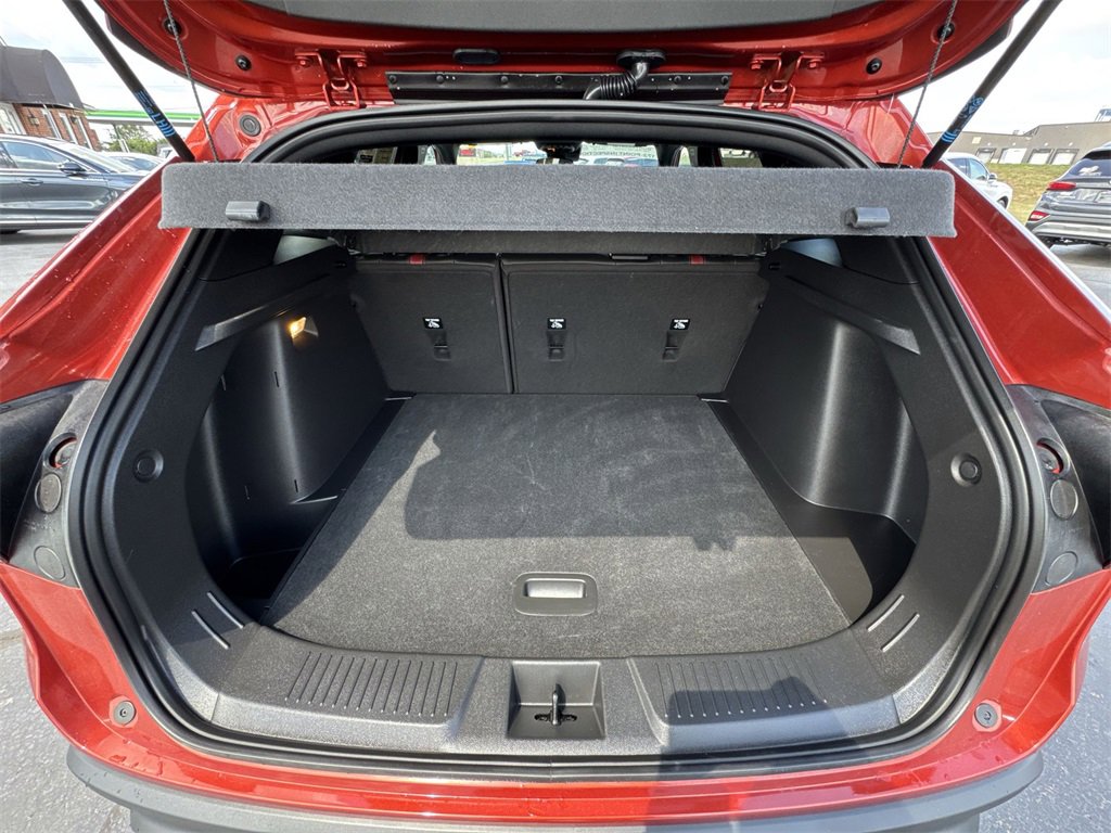 Used 2024 Chevrolet Trax RS w/ Sunroof Package image 24