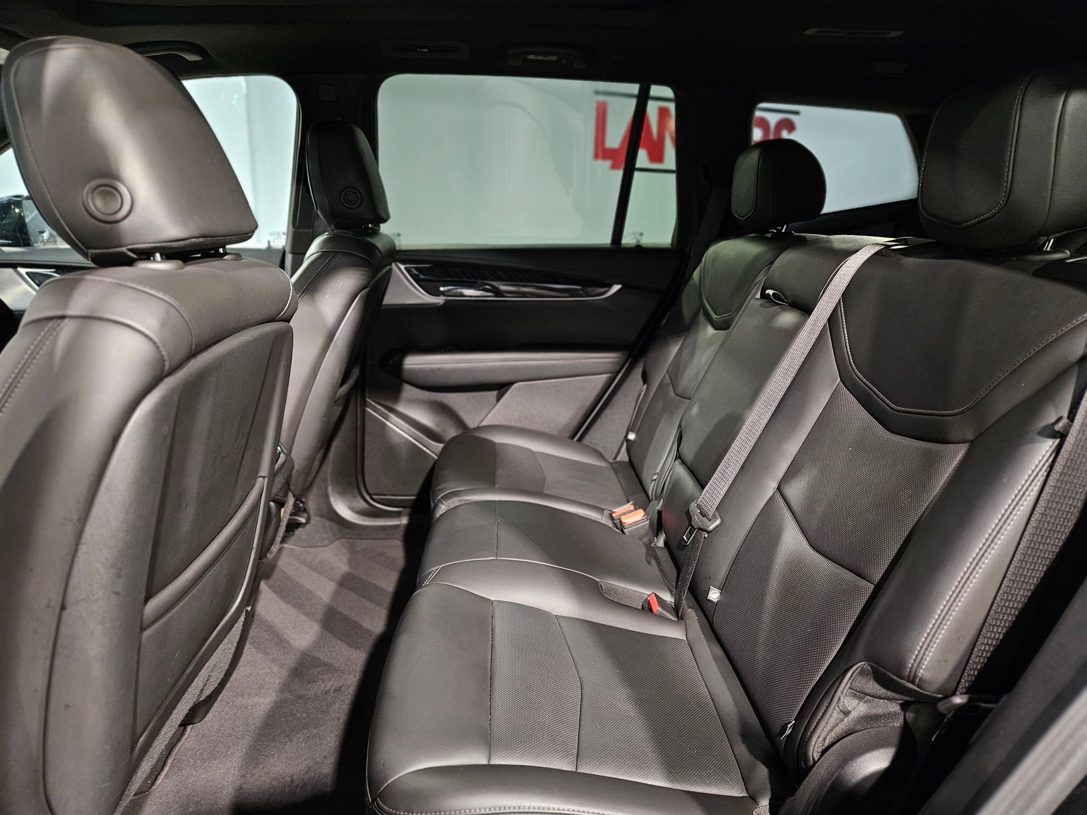 Used 2024 Cadillac XT6 Premium Luxury image 37