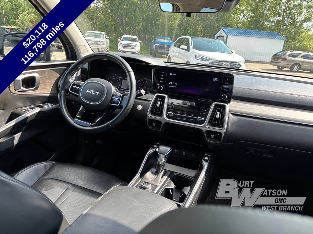 Used 2022 Kia Sorento S w/ Panoramic Sunroof Package AWD/4WD image 17