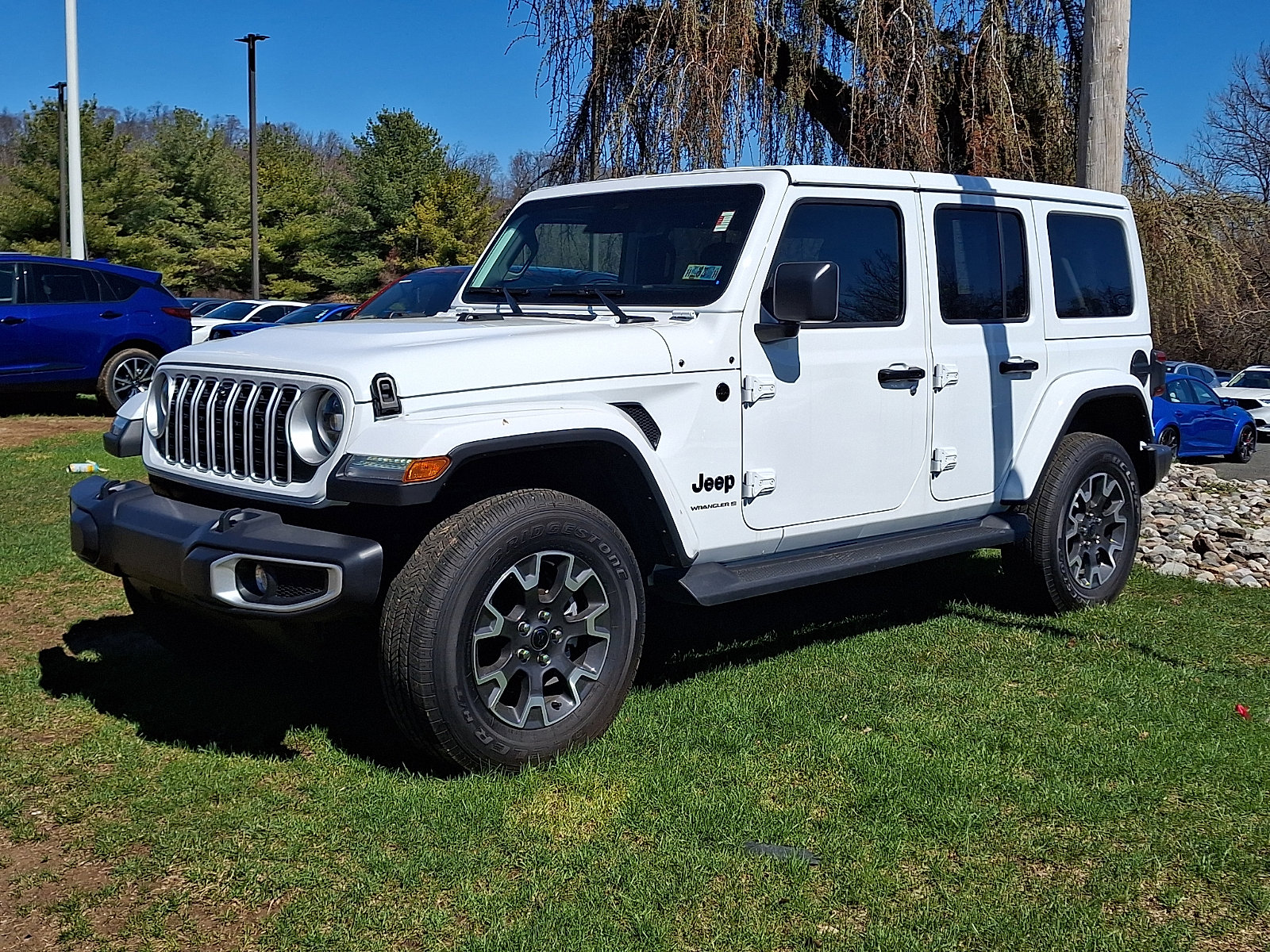 Used 2026 Jeep Wrangler Sahara AWD/4WD image 3