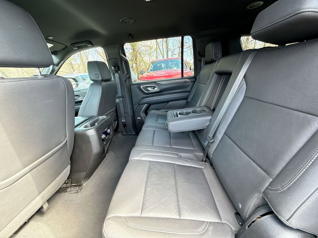Used 2023 Chevrolet Suburban LT image 23