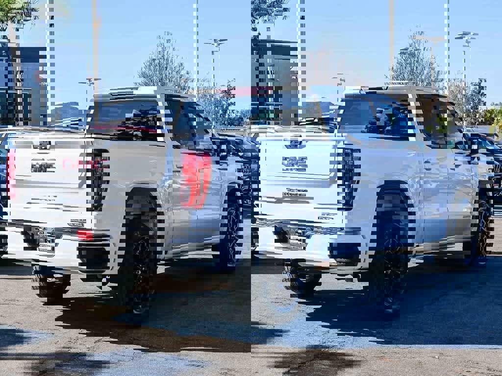 Used 2022 GMC Sierra 1500 Elevation image 4