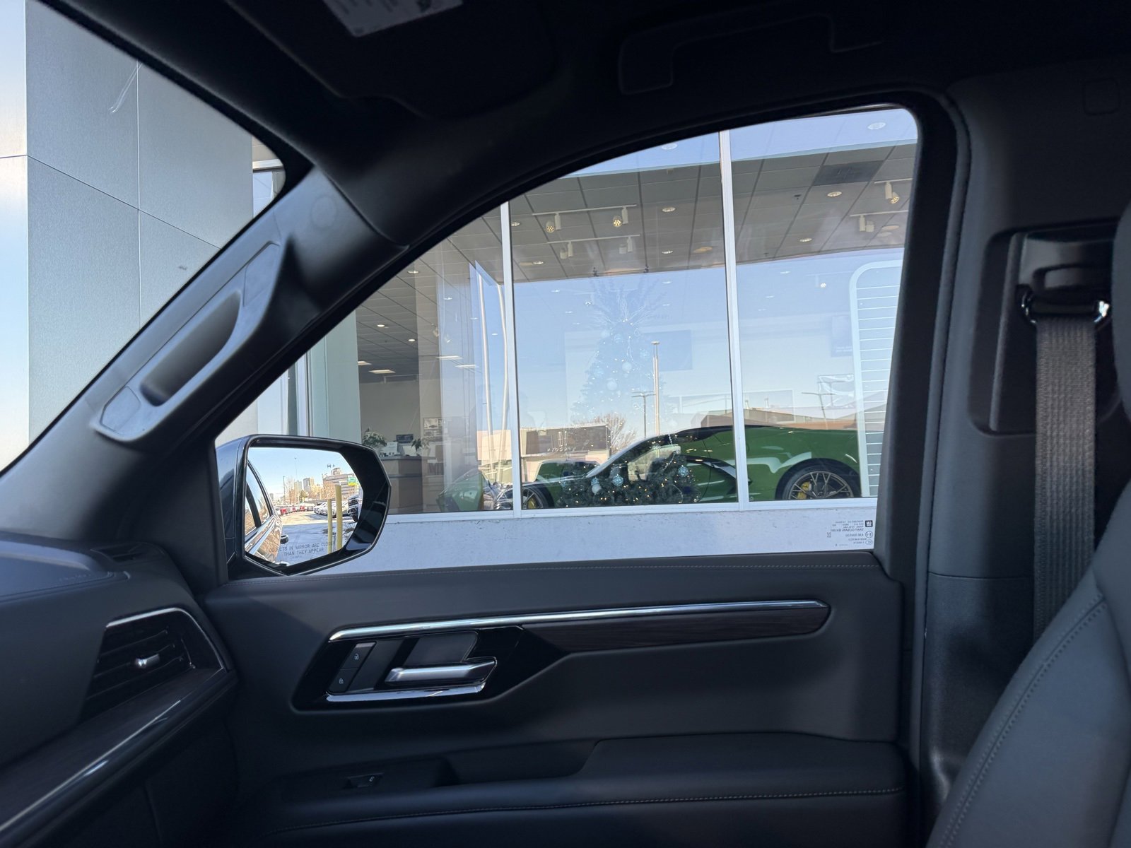 Used 2025 Chevrolet Suburban Z71 w/ Z71 Off-Road Package image 33