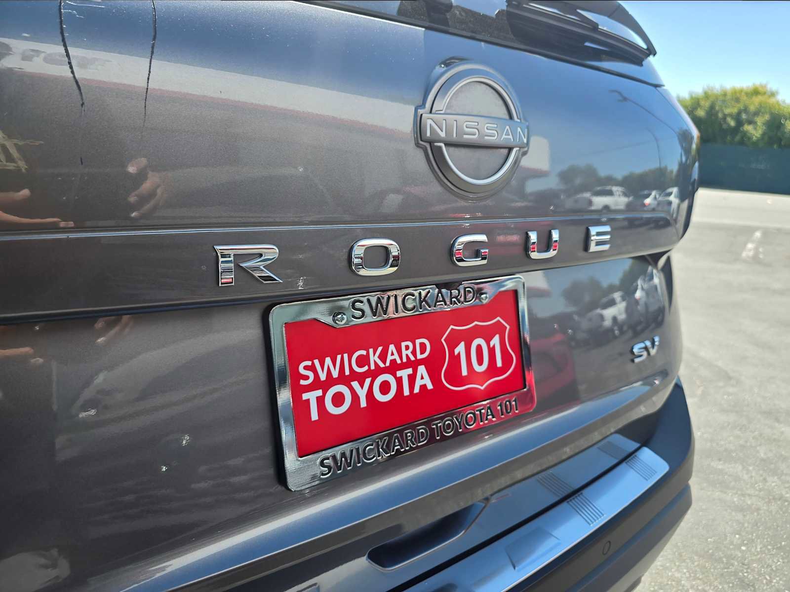 Used 2023 Nissan Rogue SV image 17