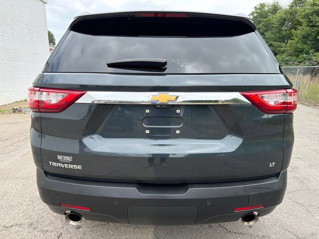 Used 2021 Chevrolet Traverse LT w/ LT Premium Package FWD image 3