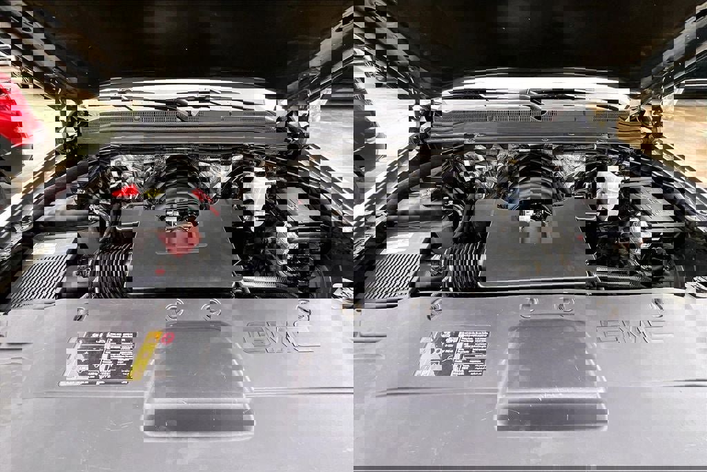 Used 2018 GMC Yukon Denali w/ Open Road Package image 9