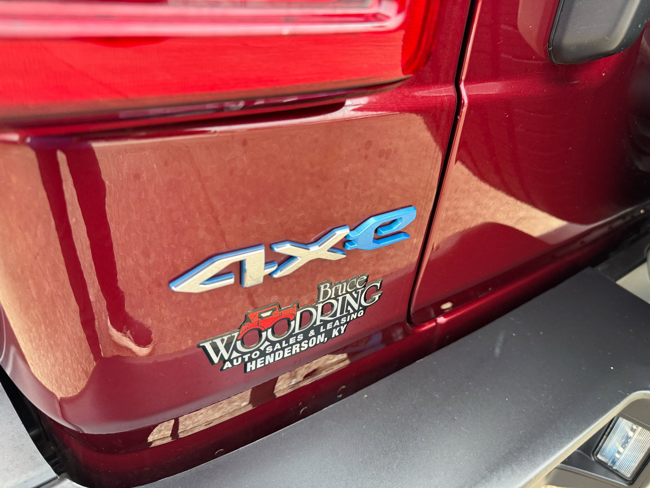 Used 2022 Jeep Wrangler Unlimited Sahara w/ Cold Weather Group image 12