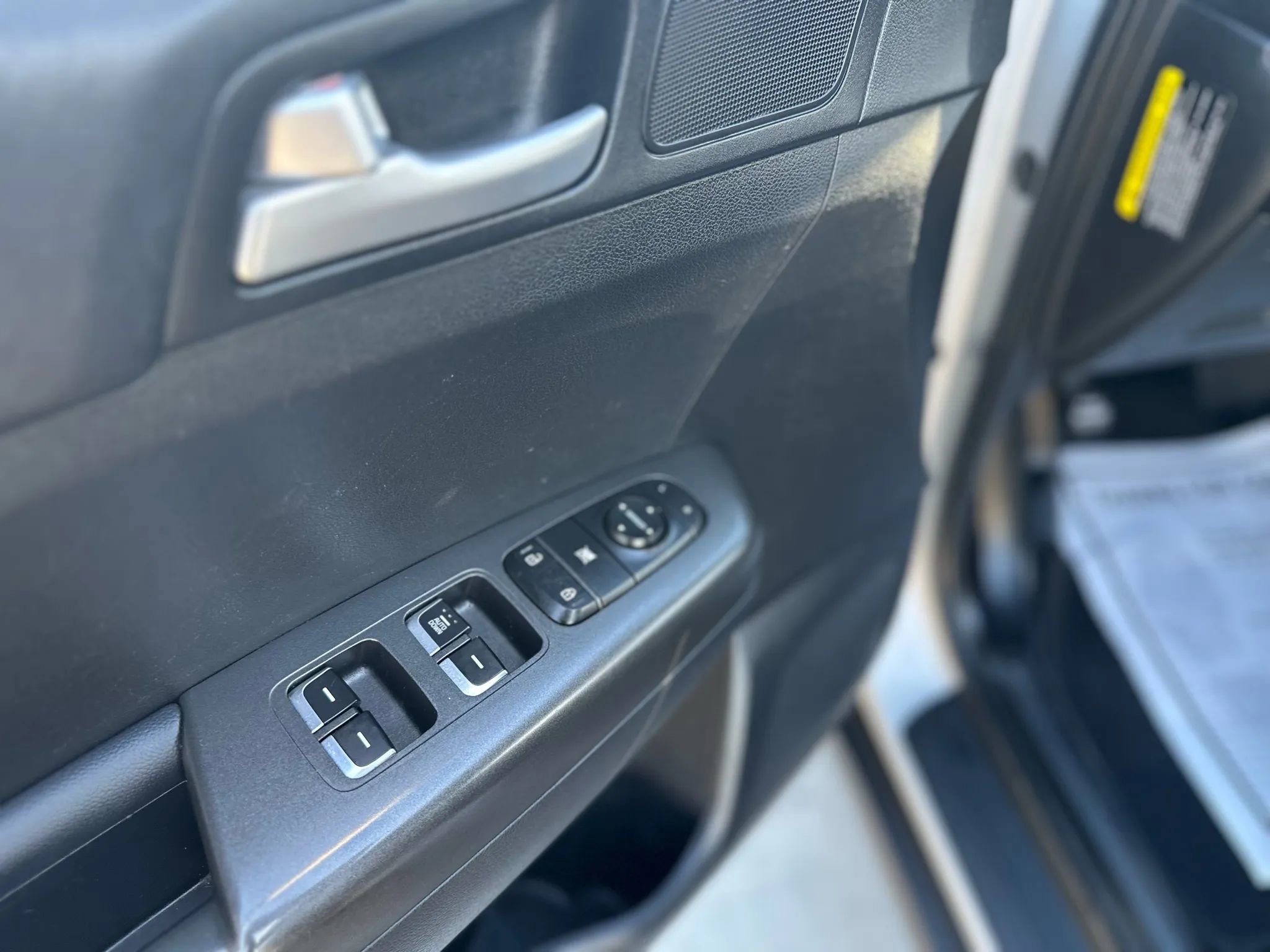 Used 2020 Kia Sportage LX image 13