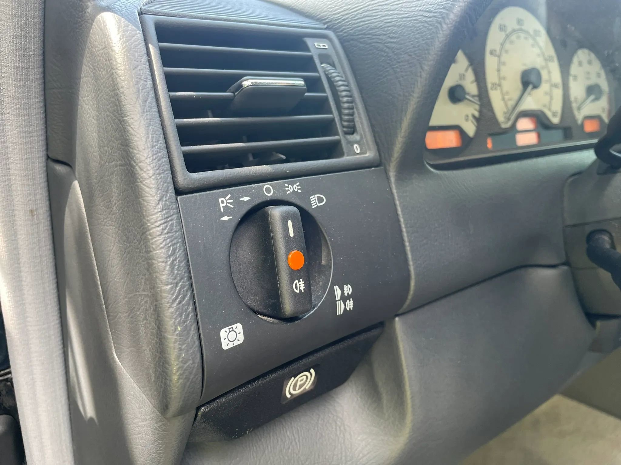 Used 1999 Mercedes-Benz C 280 Sedan image 37