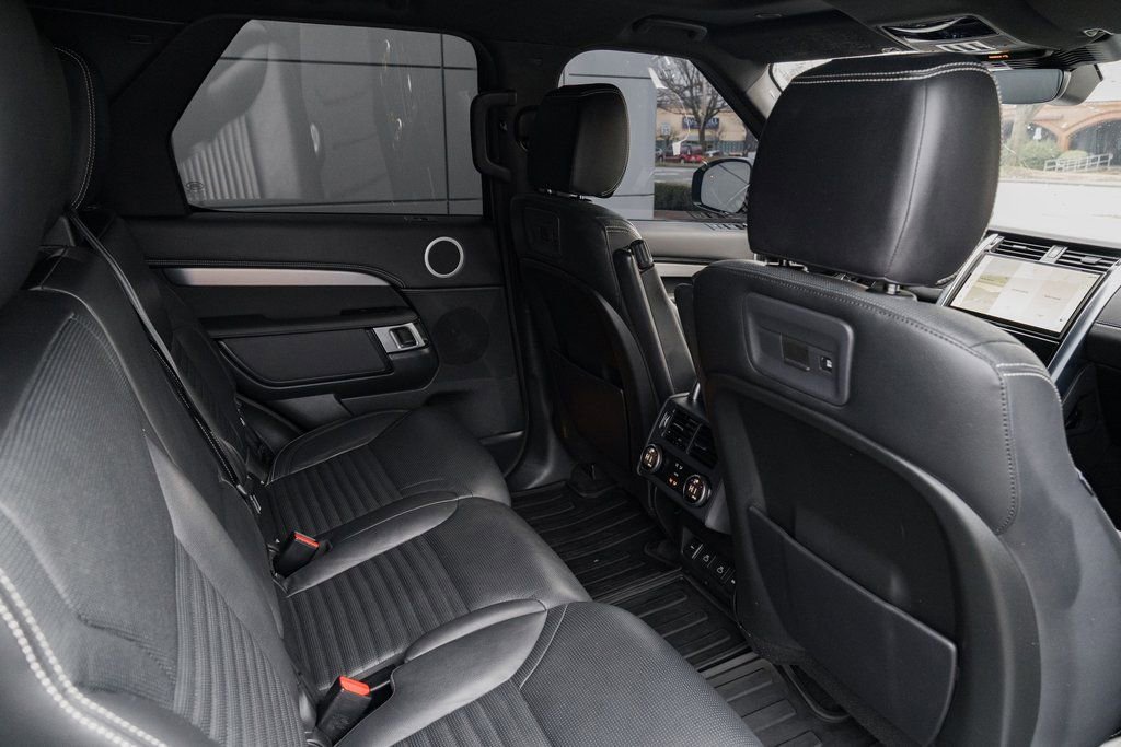 Used 2021 Land Rover Discovery S R-Dynamic image 28