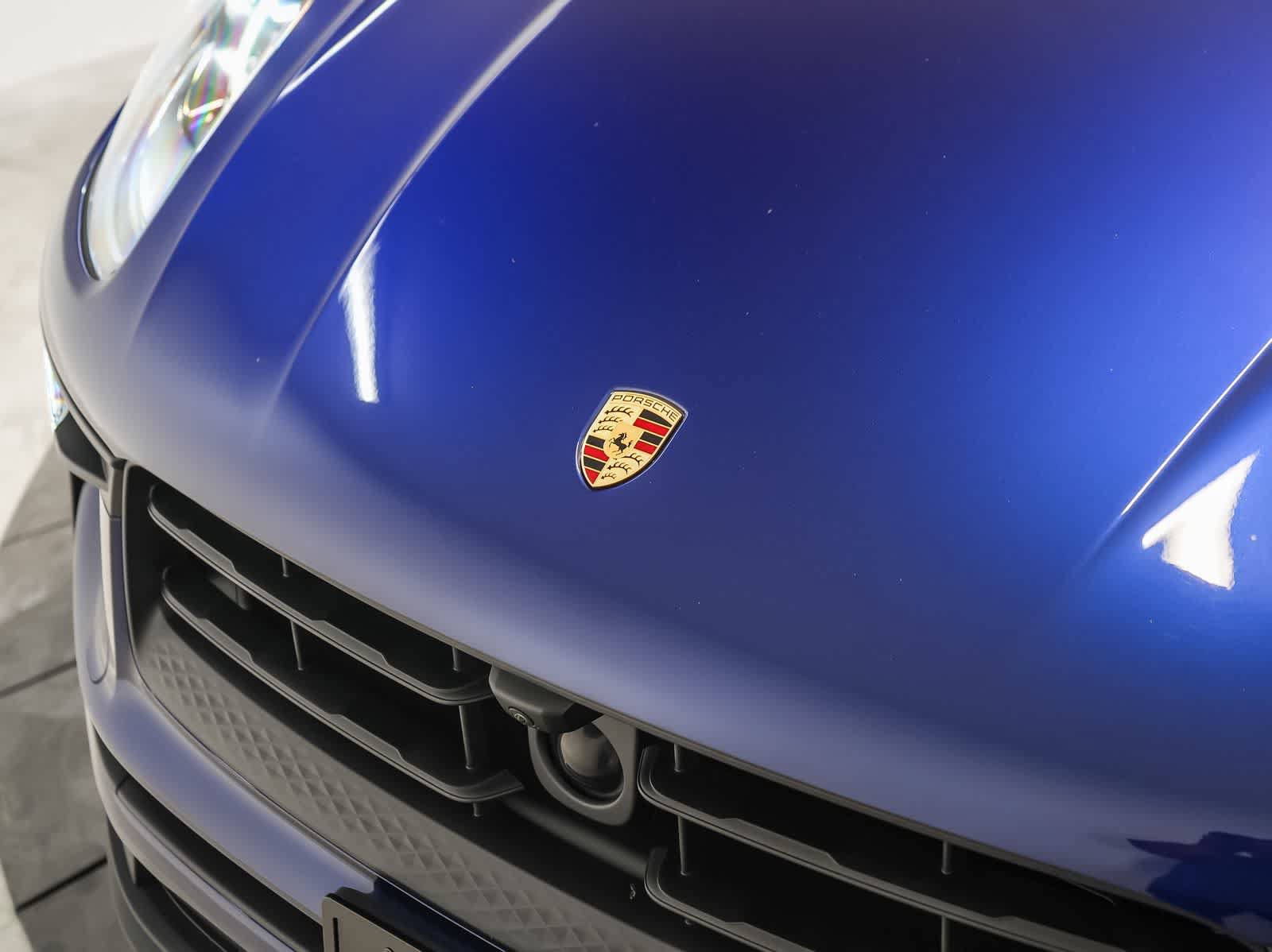 Certified 2024 Porsche Macan AWD/4WD image 12