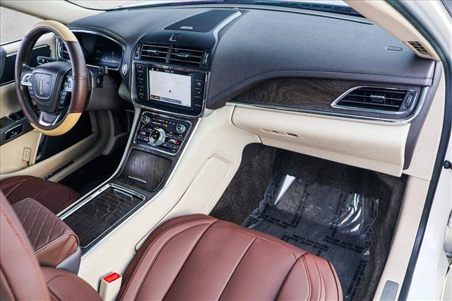 Used 2017 Lincoln Continental Select w/ Climate Package AWD/4WD image 26
