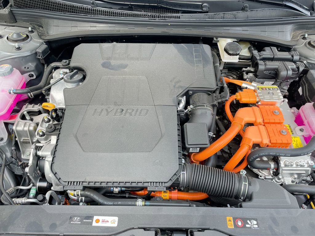 Certified 2025 Hyundai Elantra Hybrid FWD image 52