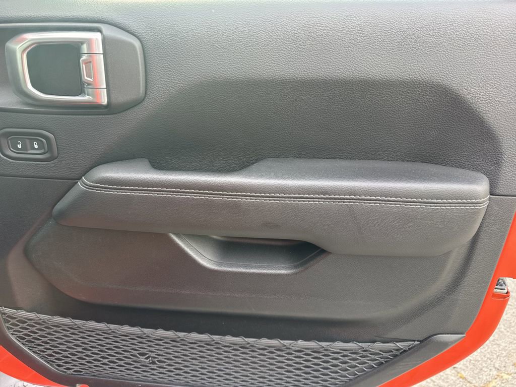 Used 2019 Jeep Wrangler Unlimited Sahara image 14