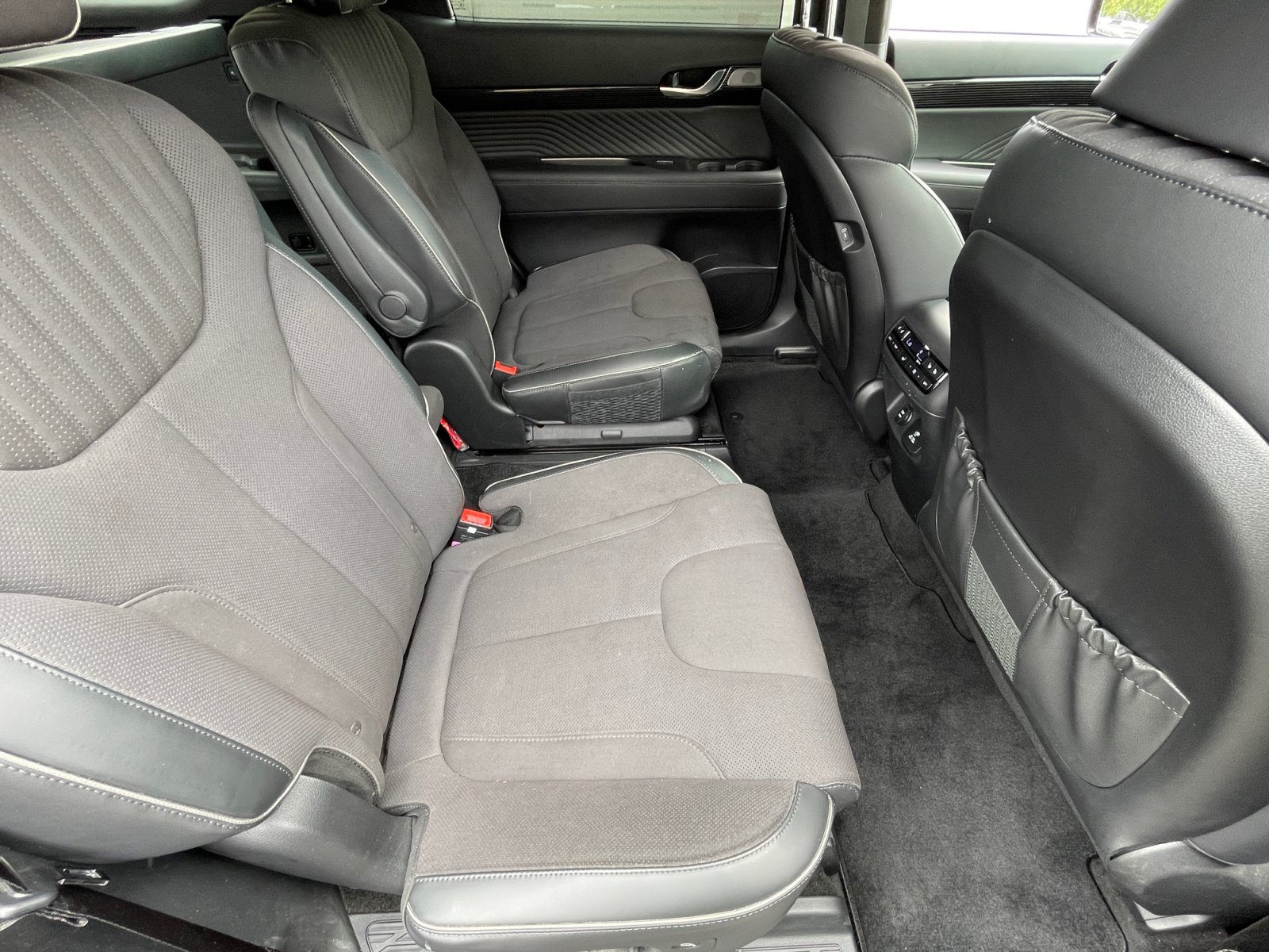 Used 2025 Hyundai Palisade Calligraphy AWD/4WD image 18