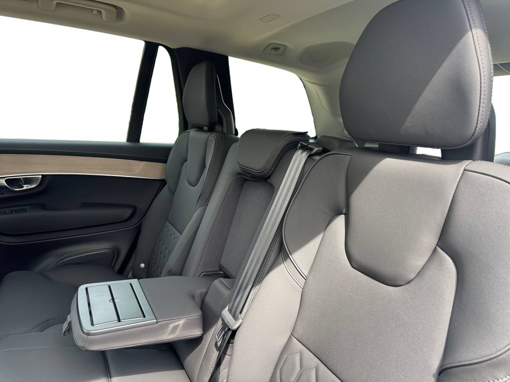 New 2026 Volvo XC90 B6 Plus w/ Protection Package Premier AWD/4WD image 25