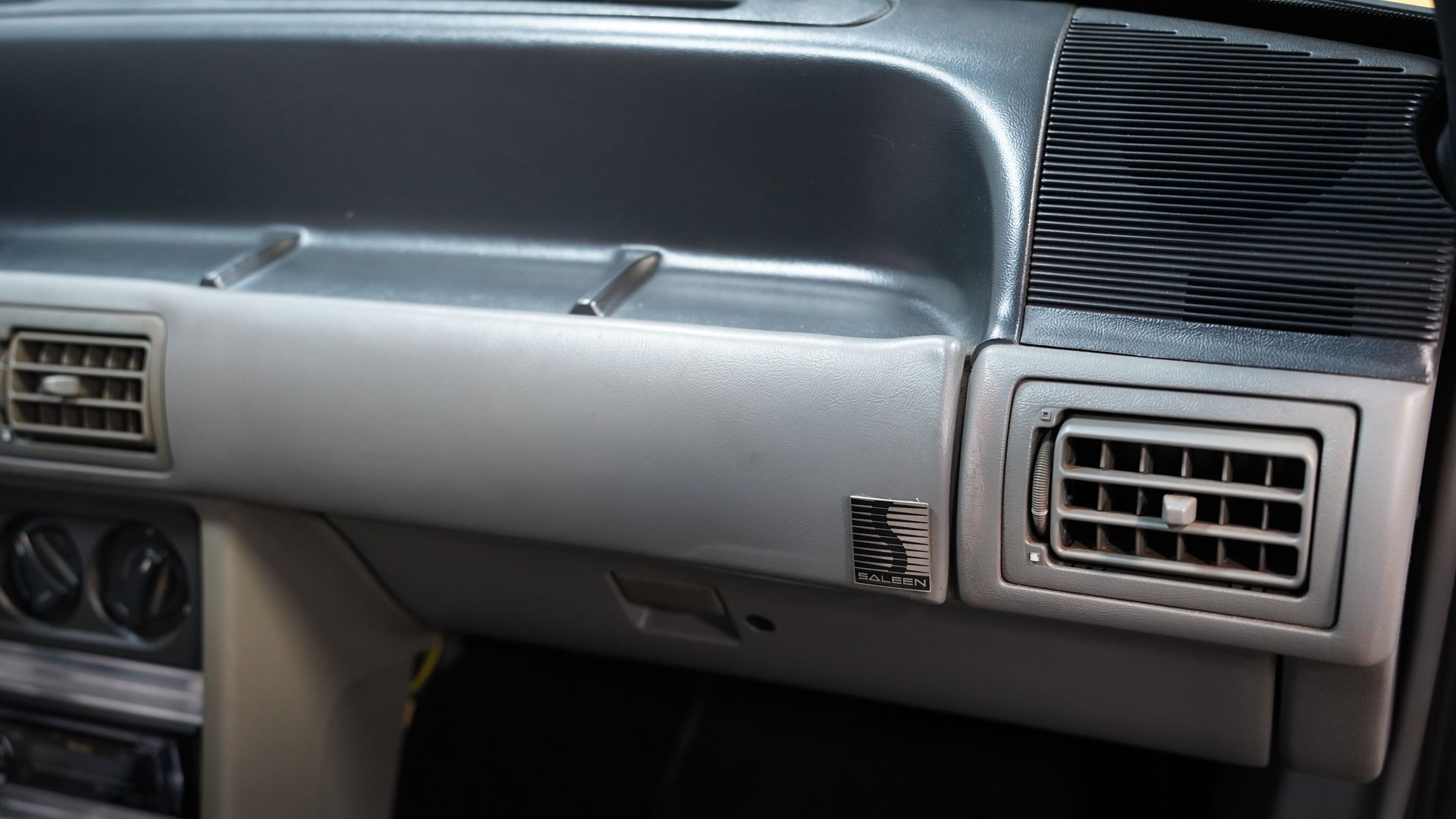 Used 1989 Ford Mustang LX image 40