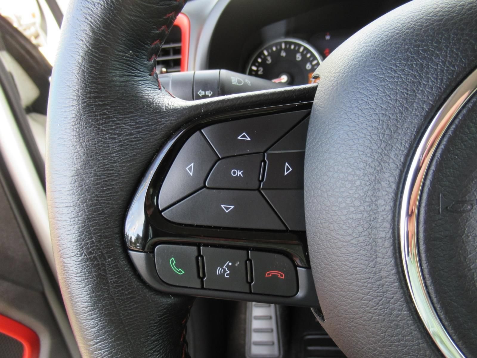 Certified 2022 Jeep Renegade Trailhawk AWD/4WD image 22