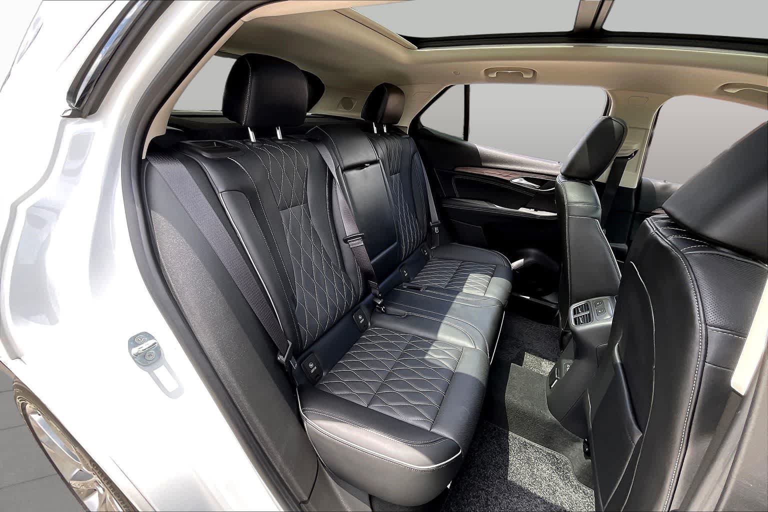 Used 2023 Buick Envision Avenir FWD image 20