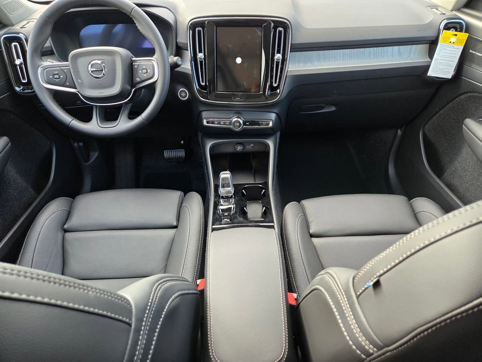 New 2026 Volvo XC40 B5 Ultra w/ Climate Package AWD/4WD image 11