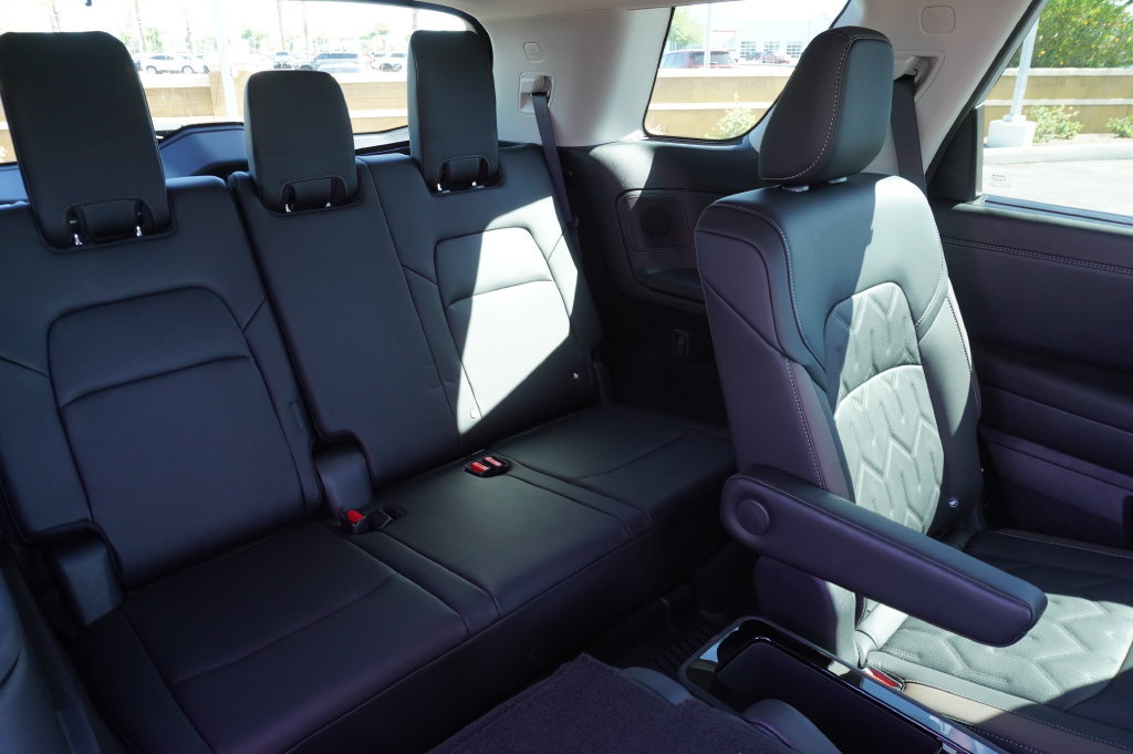New 2026 Nissan Pathfinder Platinum FWD image 10