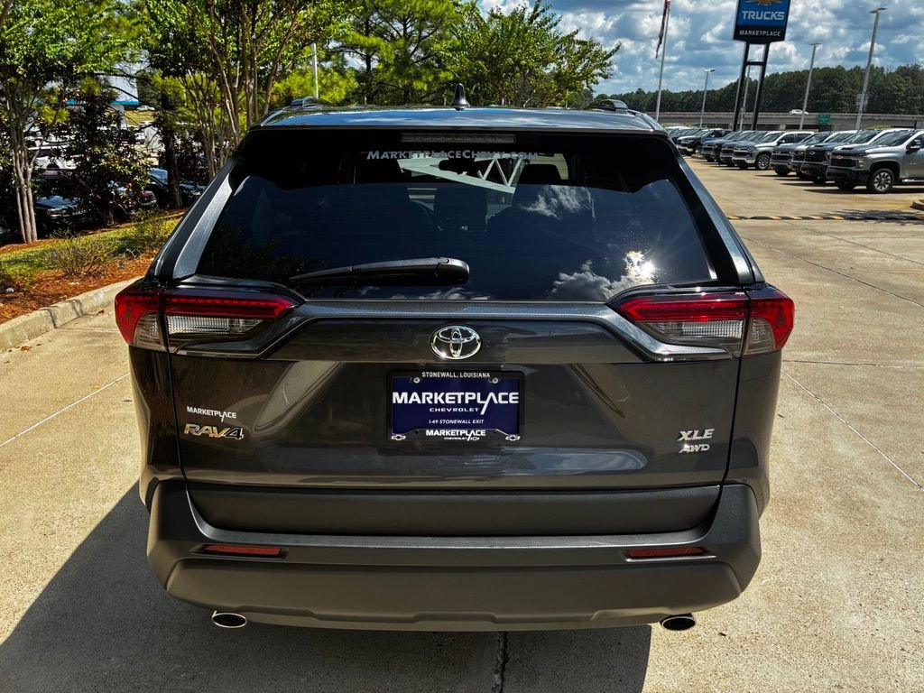 Used 2025 Toyota RAV4 XLE AWD/4WD image 9
