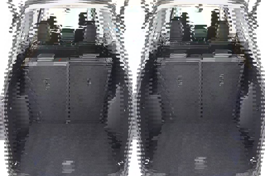 Used 2025 Volkswagen Atlas SE image 30