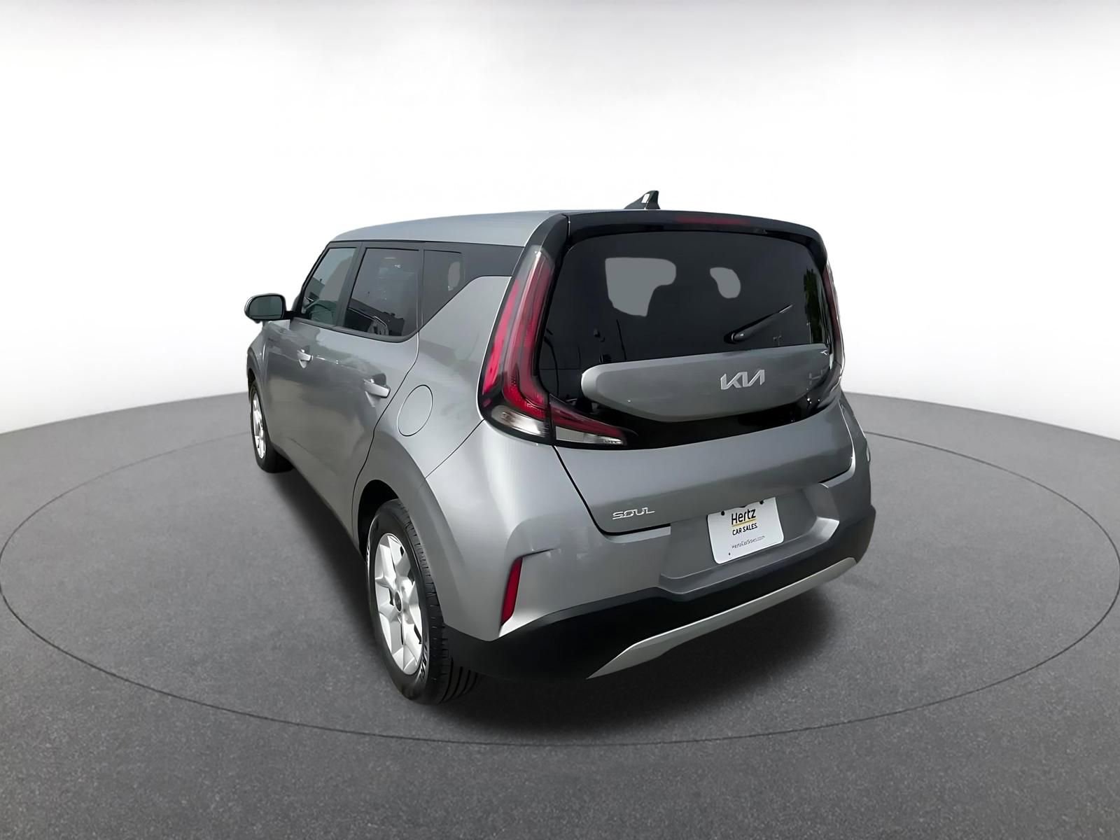 Used 2025 Kia Soul LX w/ LX Technology Package FWD image 11