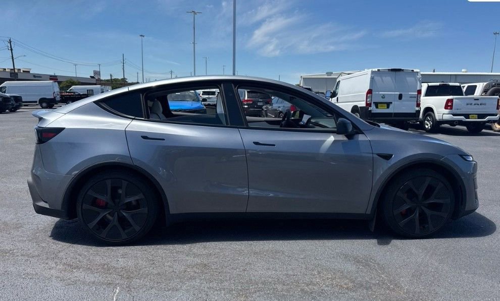 Used 2026 Tesla Model Y Performance image 4