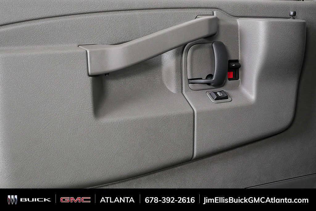 New 2025 GMC Savana 2500 w/ Driver Convenience Package RWD image 4