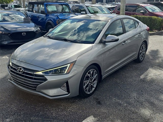 Used 2020 Hyundai Elantra Limited image 32