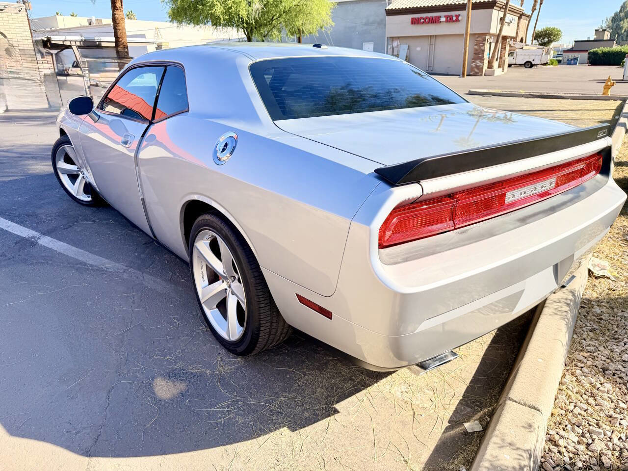 Used 2009 Dodge Challenger SRT8 w/ SRT Option Group II RWD image 6